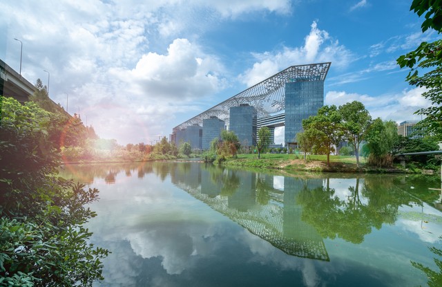 西藏旅游收购新绎游船增强综合竞争力。